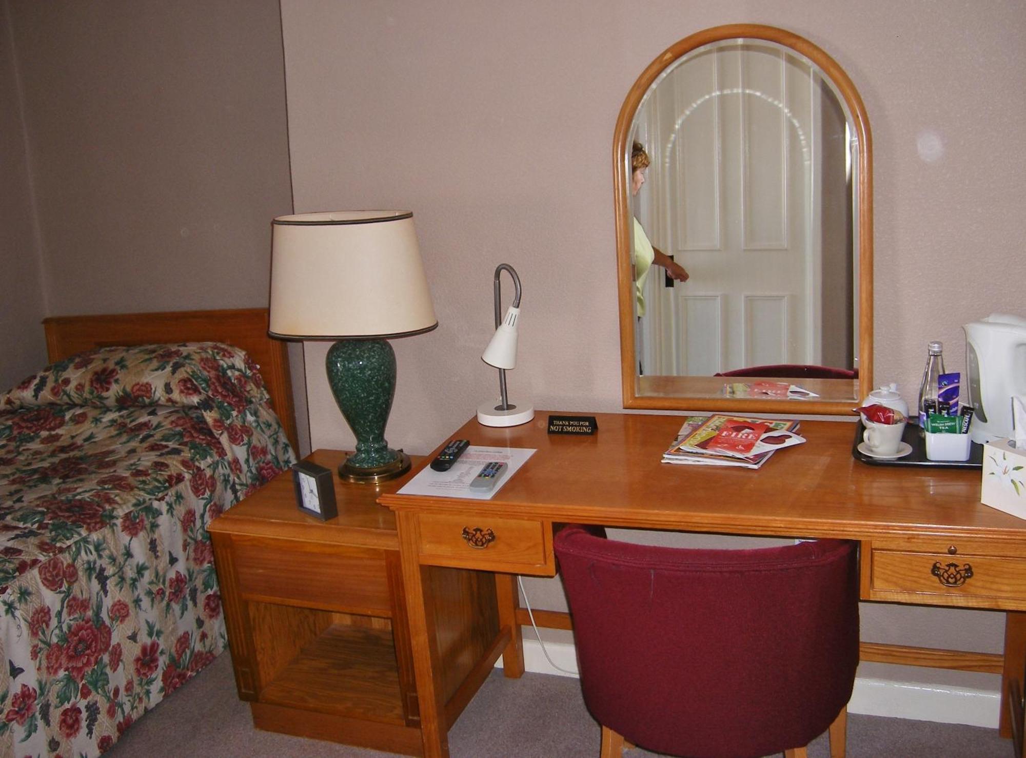 The Kings Head Hotel Abergavenny Ngoại thất bức ảnh