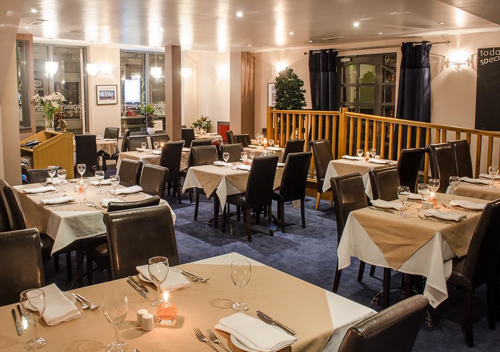The Kings Head Hotel Abergavenny Ngoại thất bức ảnh