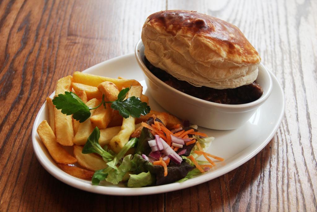 The Kings Head Hotel Abergavenny Ngoại thất bức ảnh