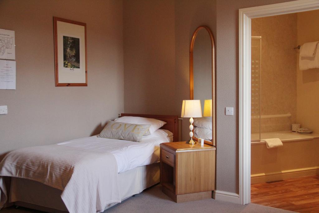 The Kings Head Hotel Abergavenny Ngoại thất bức ảnh