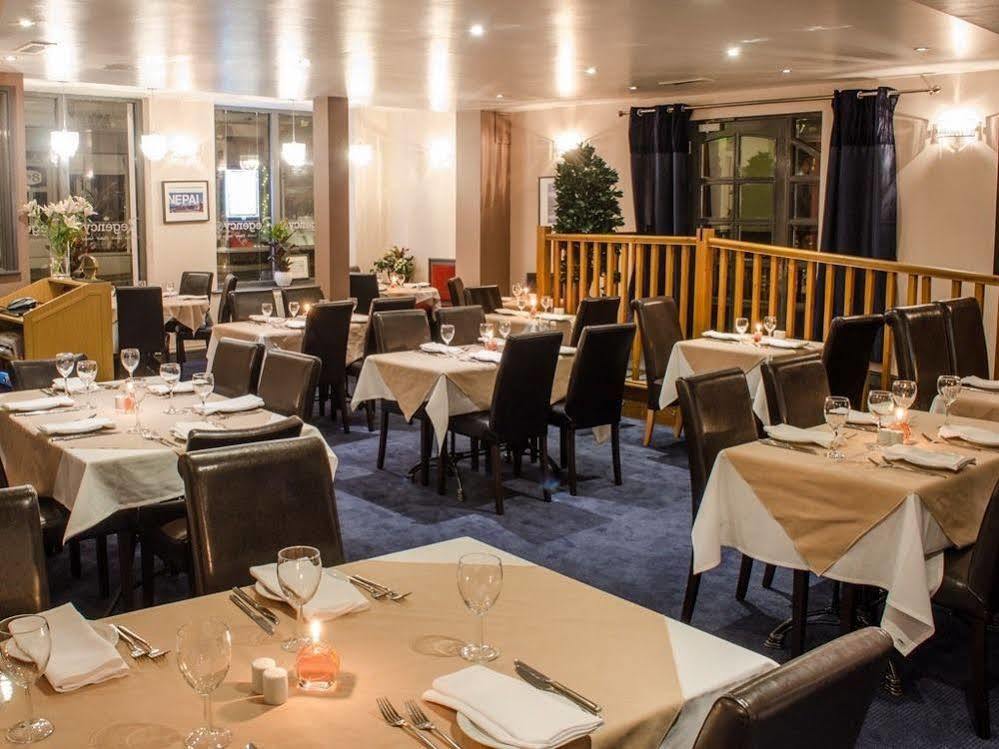 The Kings Head Hotel Abergavenny Ngoại thất bức ảnh